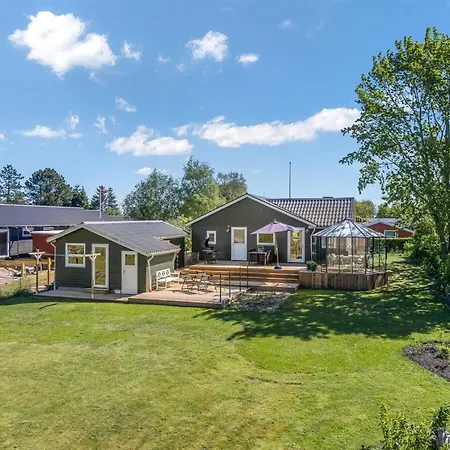 Semesterbostad Naya - 500m From The Sea By Interhome