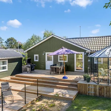 Semesterbostad Naya - 500m From The Sea By Interhome